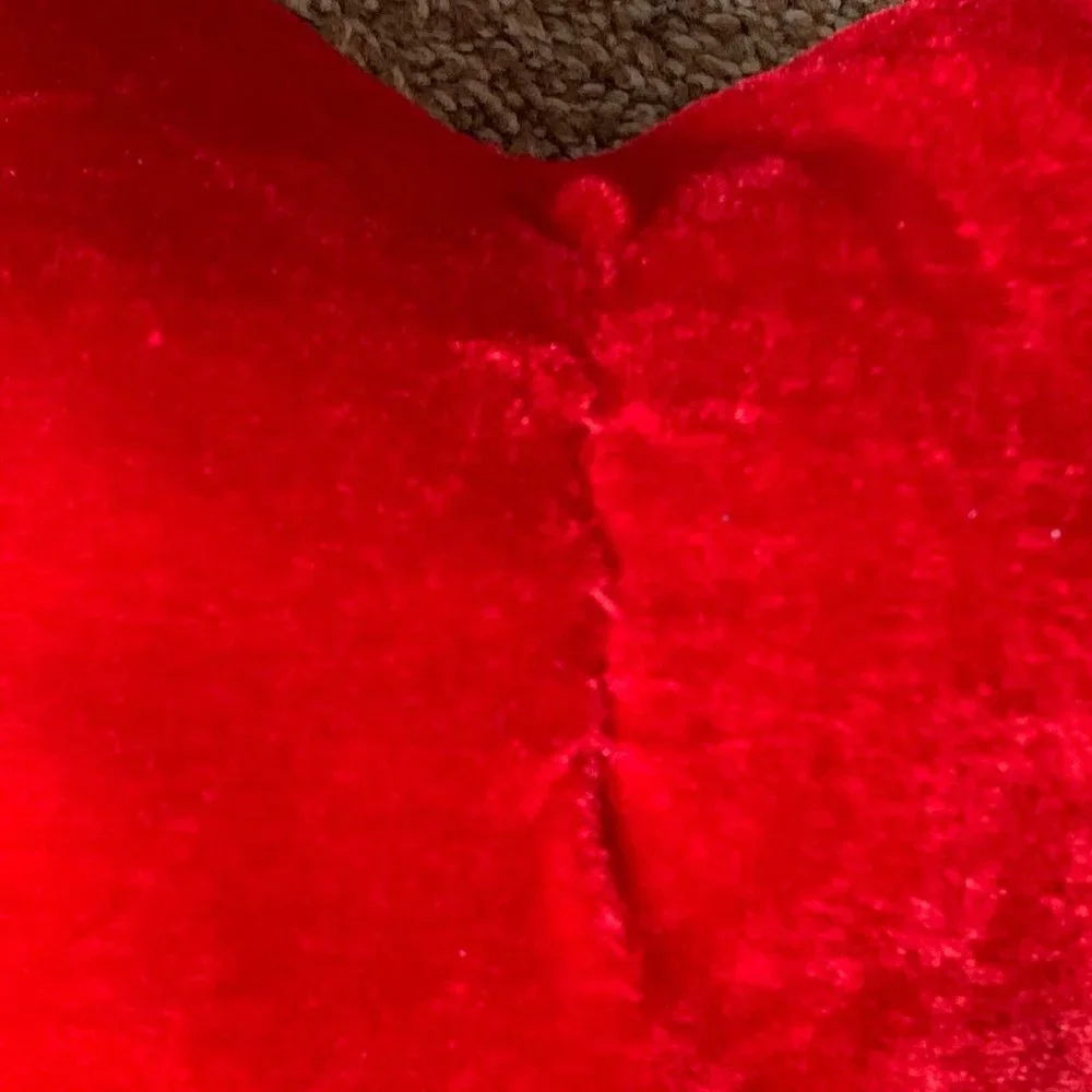 Small red XOXO VALINTINE pillow
